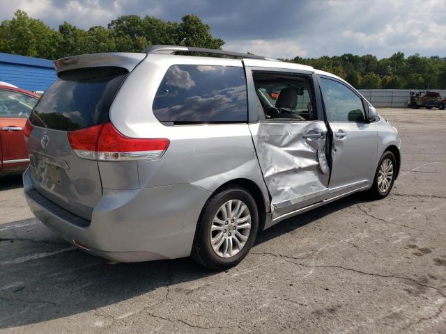 Photo 2 VIN: 5TDYK3DC9BS168125 - TOYOTA SIENNA XLE 