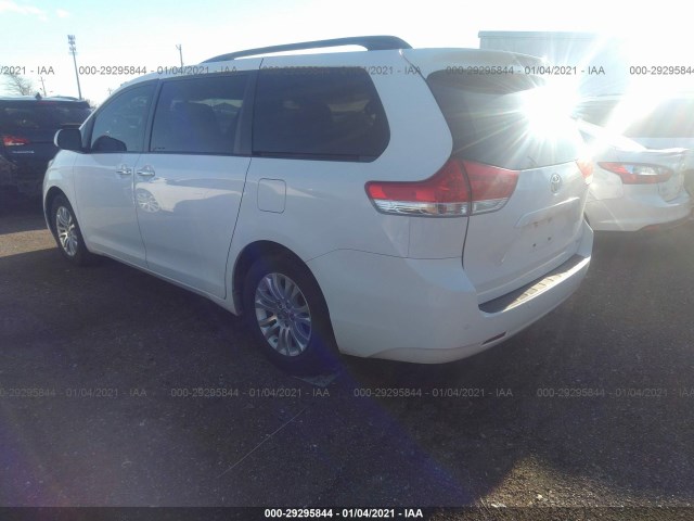 Photo 2 VIN: 5TDYK3DC9BS169419 - TOYOTA SIENNA 