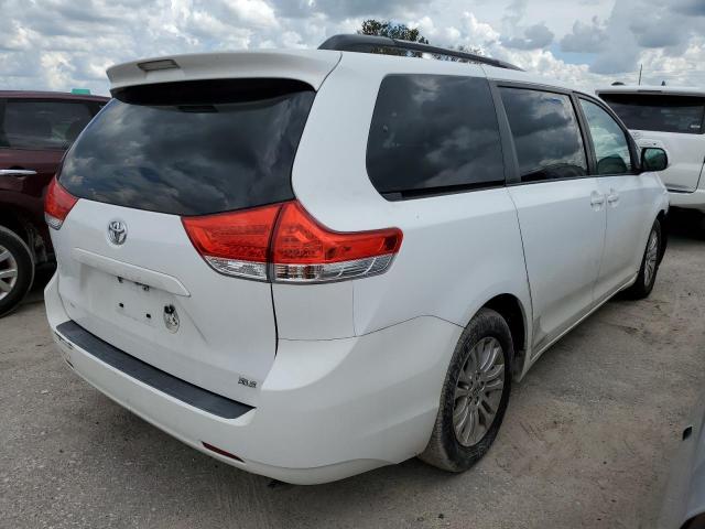 Photo 3 VIN: 5TDYK3DC9BS172918 - TOYOTA SIENNA XLE 