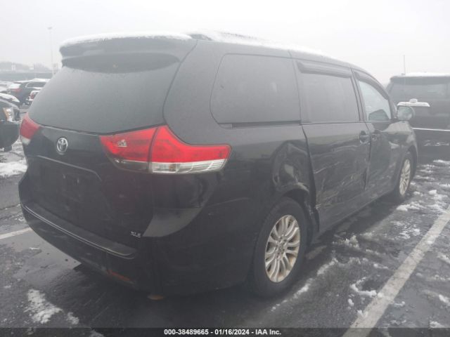 Photo 3 VIN: 5TDYK3DC9CS180681 - TOYOTA SIENNA 