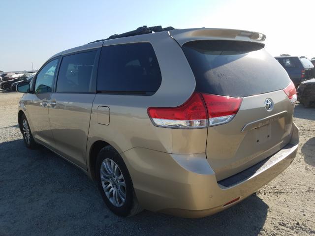 Photo 2 VIN: 5TDYK3DC9CS216319 - TOYOTA SIENNA XLE 