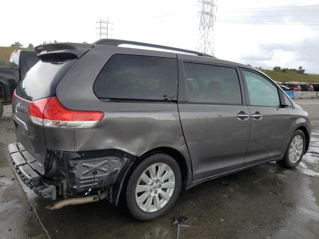 Photo 2 VIN: 5TDYK3DC9CS217177 - TOYOTA SIENNA XLE 