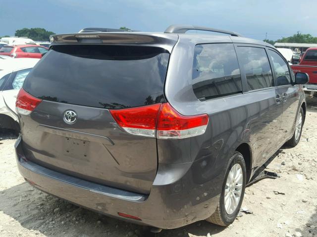 Photo 3 VIN: 5TDYK3DC9CS217518 - TOYOTA SIENNA XLE 