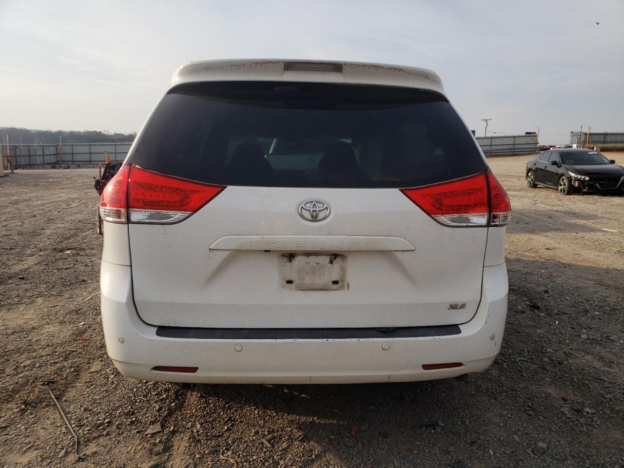 Photo 5 VIN: 5TDYK3DC9CS233928 - TOYOTA SIENNA 