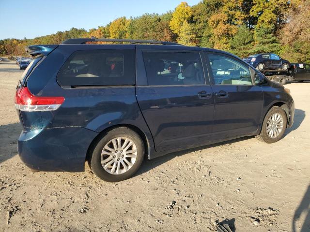 Photo 2 VIN: 5TDYK3DC9CS241558 - TOYOTA SIENNA XLE 