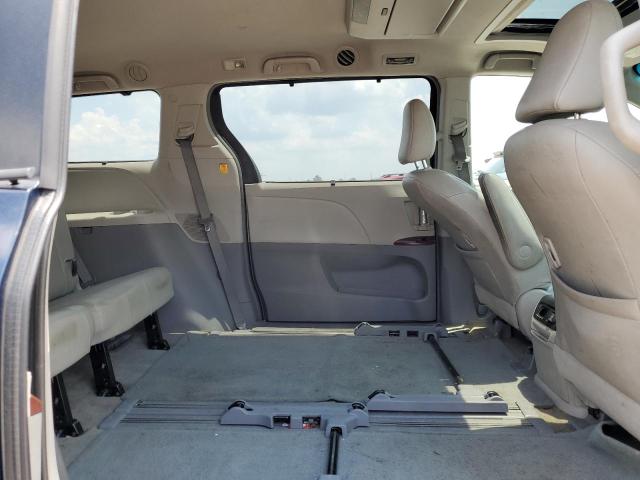 Photo 10 VIN: 5TDYK3DC9CS243195 - TOYOTA SIENNA XLE 