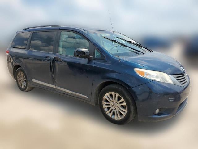 Photo 3 VIN: 5TDYK3DC9CS243195 - TOYOTA SIENNA XLE 