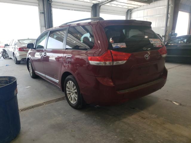 Photo 2 VIN: 5TDYK3DC9CS252012 - TOYOTA SIENNA XLE 