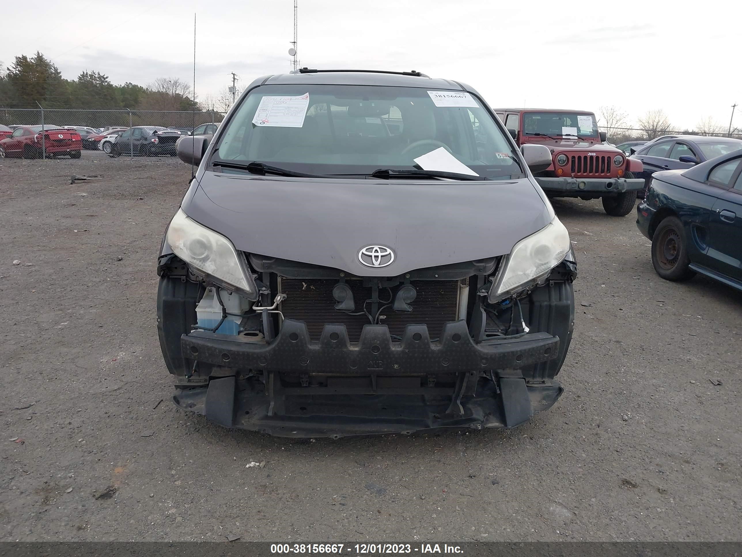 Photo 11 VIN: 5TDYK3DC9CS253287 - TOYOTA SIENNA 