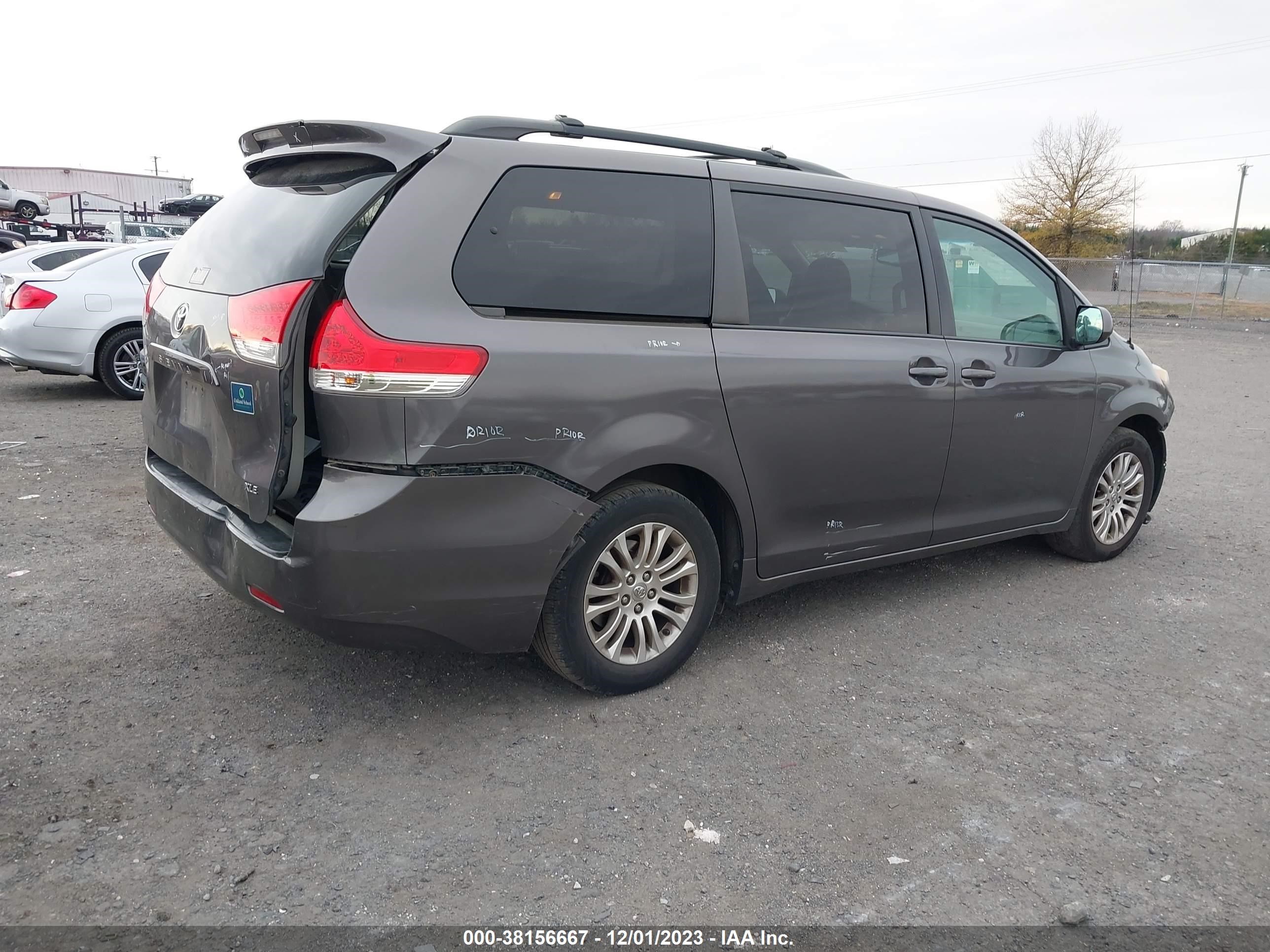 Photo 3 VIN: 5TDYK3DC9CS253287 - TOYOTA SIENNA 