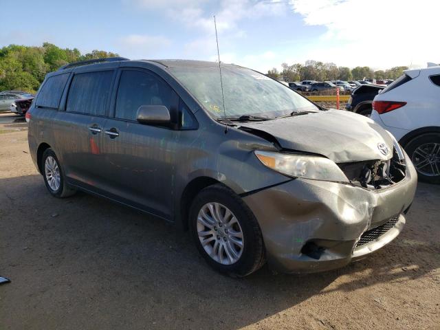 Photo 3 VIN: 5TDYK3DC9CS258845 - TOYOTA SIENNA XLE 