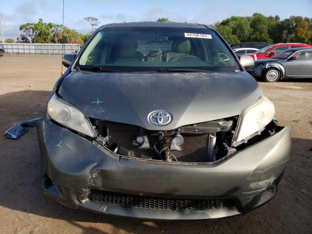 Photo 4 VIN: 5TDYK3DC9CS258845 - TOYOTA SIENNA XLE 