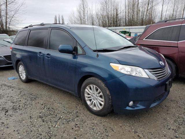 Photo 3 VIN: 5TDYK3DC9CS262829 - TOYOTA SIENNA XLE 