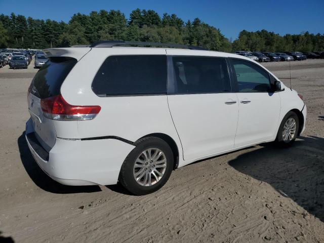 Photo 2 VIN: 5TDYK3DC9CS273488 - TOYOTA SIENNA XLE 