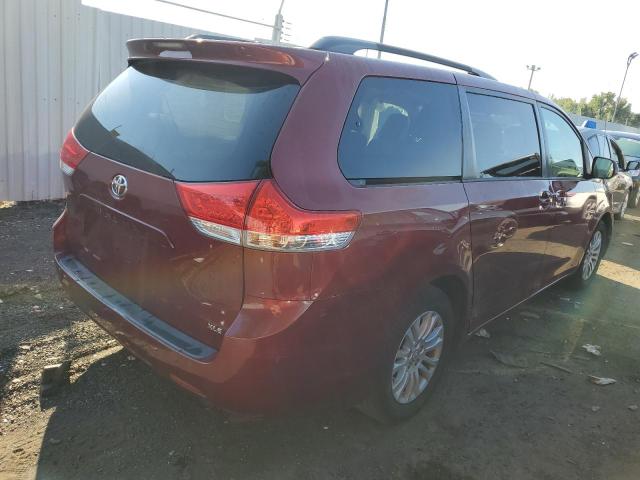 Photo 2 VIN: 5TDYK3DC9CS275757 - TOYOTA SIENNA XLE 