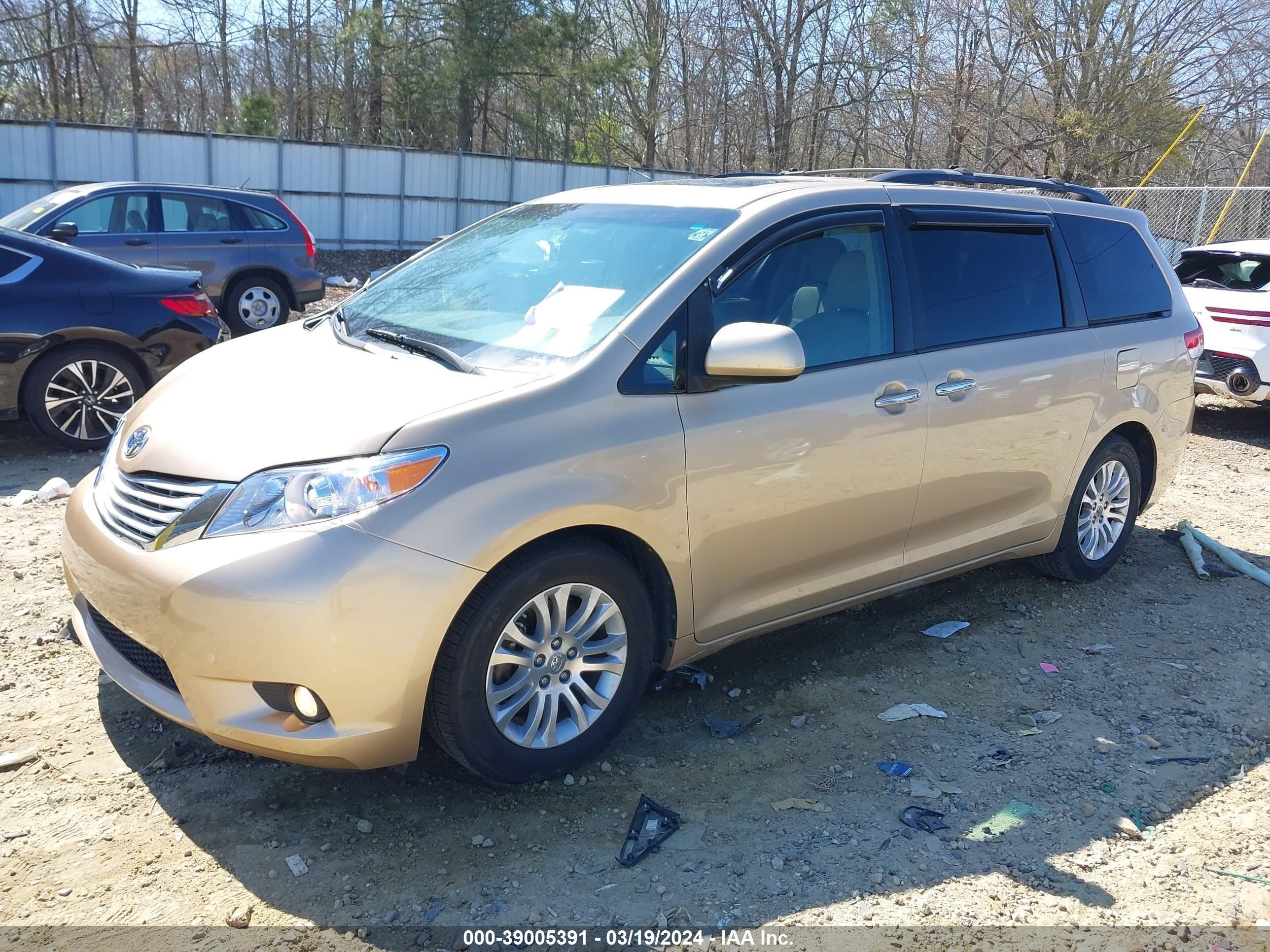 Photo 1 VIN: 5TDYK3DC9CS277931 - TOYOTA SIENNA 