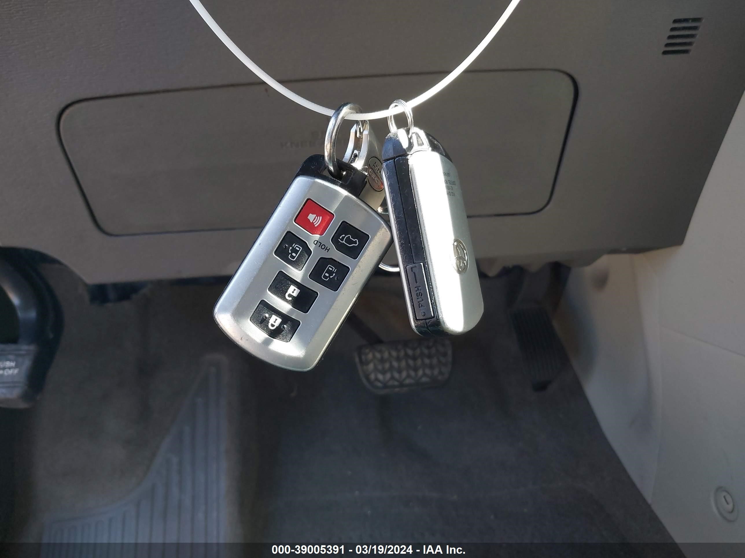 Photo 10 VIN: 5TDYK3DC9CS277931 - TOYOTA SIENNA 