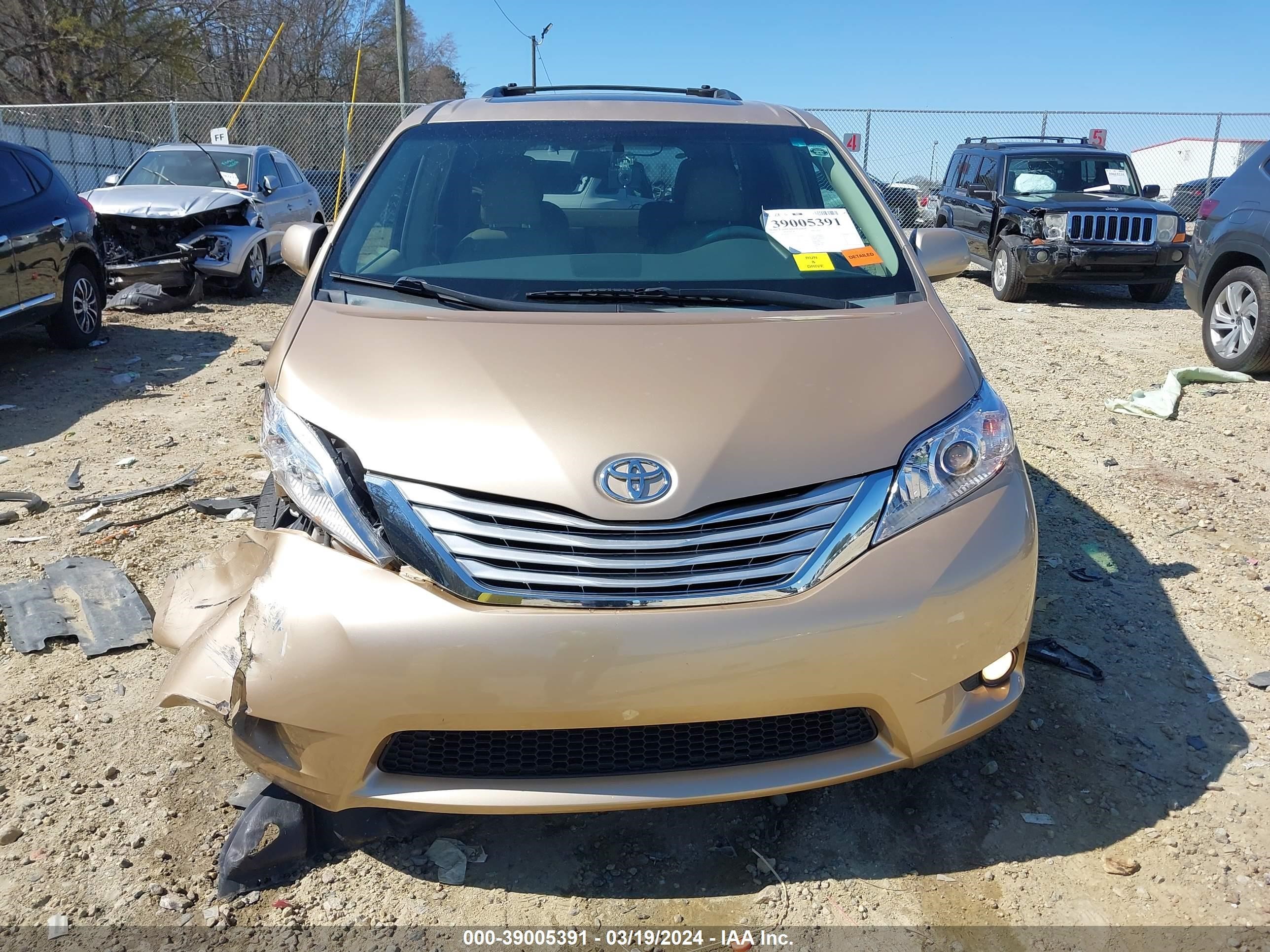 Photo 11 VIN: 5TDYK3DC9CS277931 - TOYOTA SIENNA 