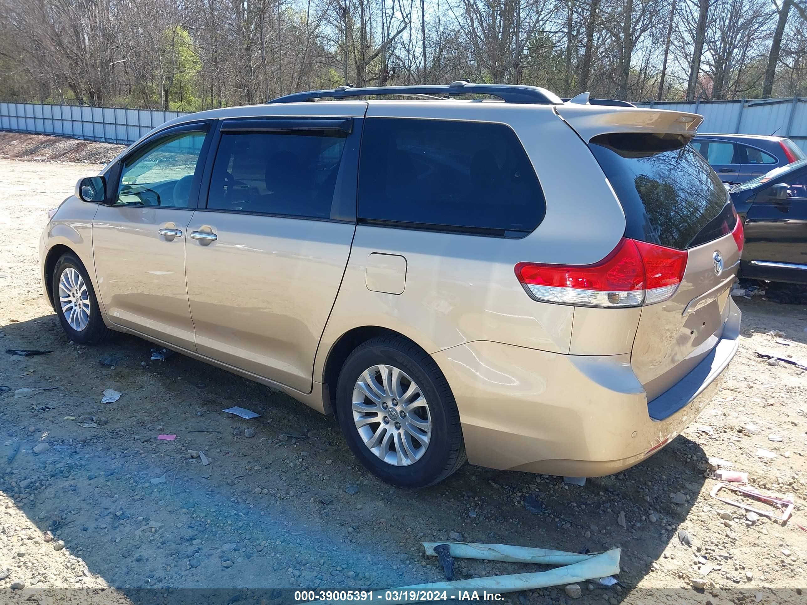 Photo 2 VIN: 5TDYK3DC9CS277931 - TOYOTA SIENNA 