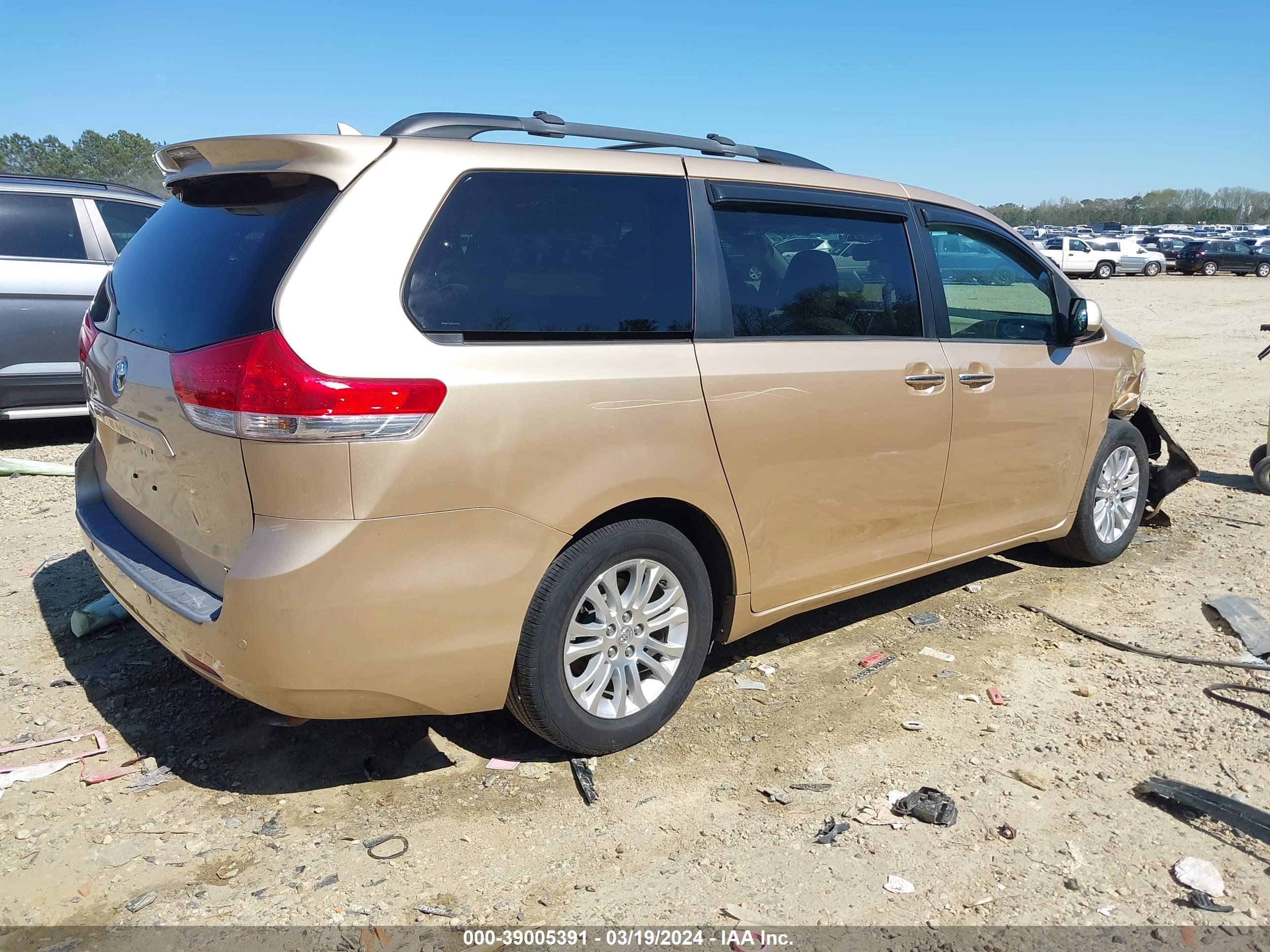 Photo 3 VIN: 5TDYK3DC9CS277931 - TOYOTA SIENNA 