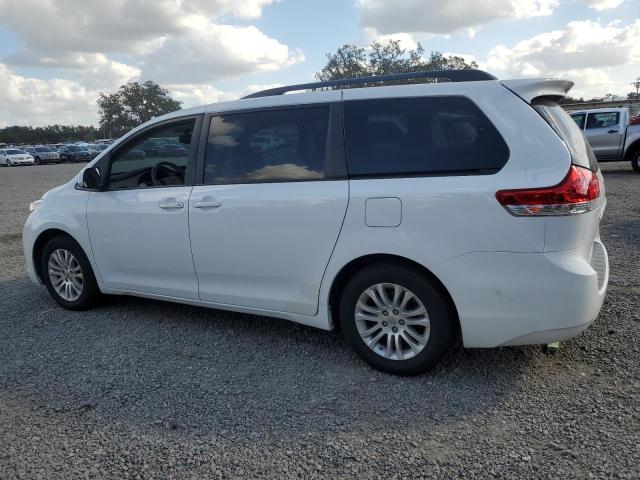 Photo 1 VIN: 5TDYK3DC9CS278464 - TOYOTA SIENNA XLE 