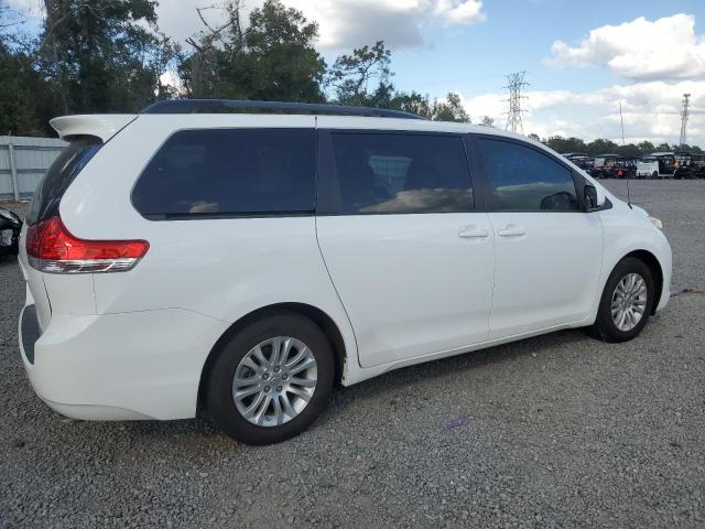 Photo 2 VIN: 5TDYK3DC9CS278464 - TOYOTA SIENNA XLE 