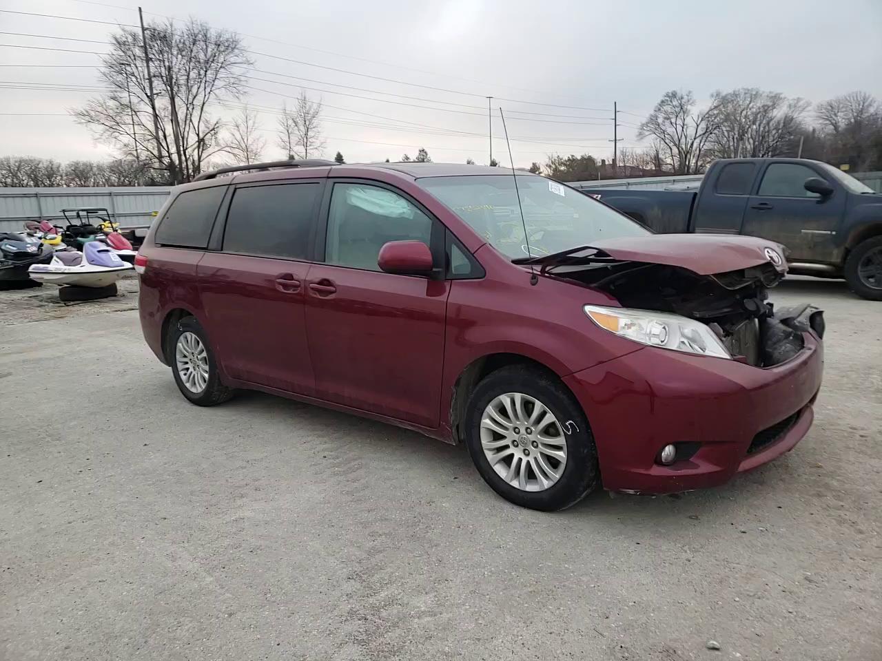 Photo 10 VIN: 5TDYK3DC9CS278593 - TOYOTA SIENNA XLE 