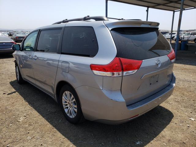 Photo 2 VIN: 5TDYK3DC9DS284461 - TOYOTA SIENNA XLE 