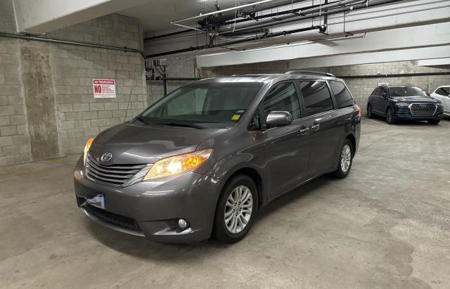 Photo 1 VIN: 5TDYK3DC9DS295282 - TOYOTA SIENNA XLE 