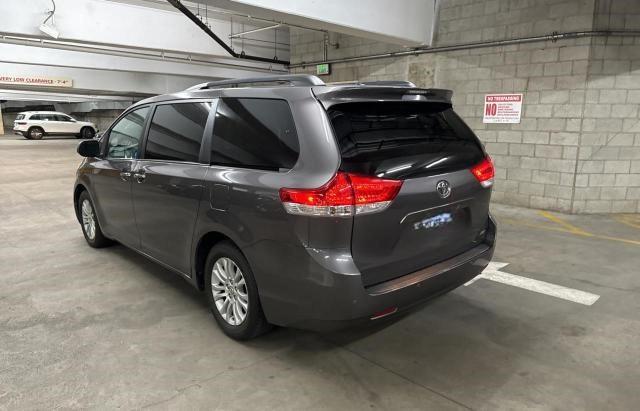 Photo 2 VIN: 5TDYK3DC9DS295282 - TOYOTA SIENNA XLE 