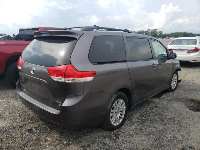 Photo 3 VIN: 5TDYK3DC9DS299834 - TOYOTA SIENNA XLE 