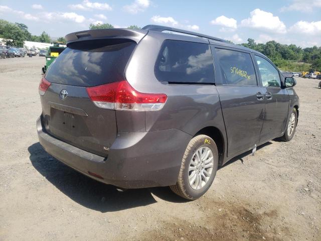 Photo 3 VIN: 5TDYK3DC9DS300965 - TOYOTA SIENNA XLE 