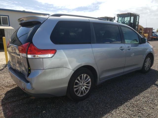 Photo 2 VIN: 5TDYK3DC9DS318463 - TOYOTA SIENNA XLE 