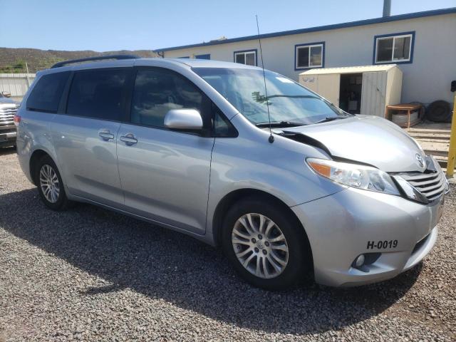 Photo 3 VIN: 5TDYK3DC9DS318463 - TOYOTA SIENNA XLE 