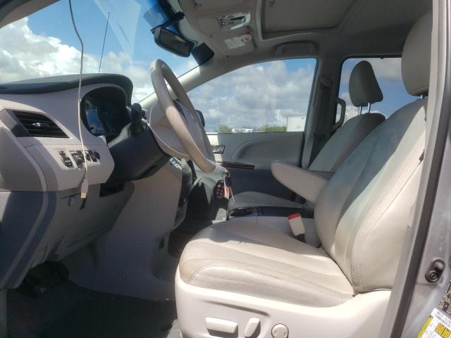 Photo 6 VIN: 5TDYK3DC9DS318463 - TOYOTA SIENNA XLE 