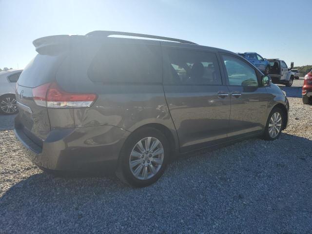 Photo 2 VIN: 5TDYK3DC9DS342746 - TOYOTA SIENNA XLE 