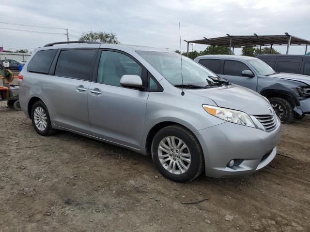 Photo 3 VIN: 5TDYK3DC9DS342889 - TOYOTA SIENNA XLE 