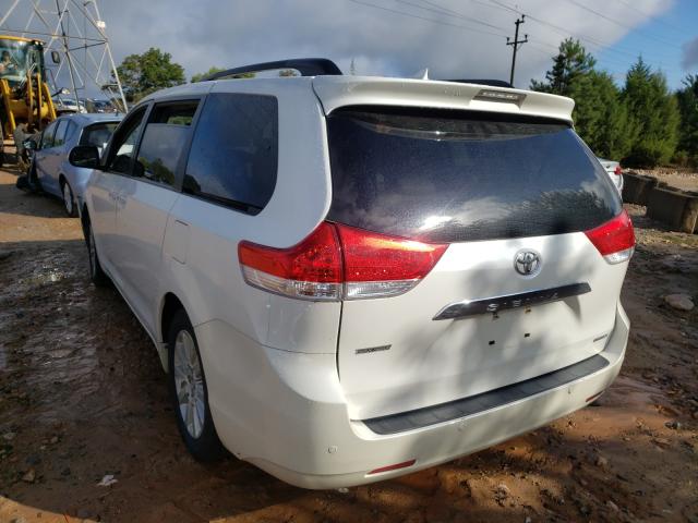 Photo 2 VIN: 5TDYK3DC9DS344657 - TOYOTA SIENNA XLE 