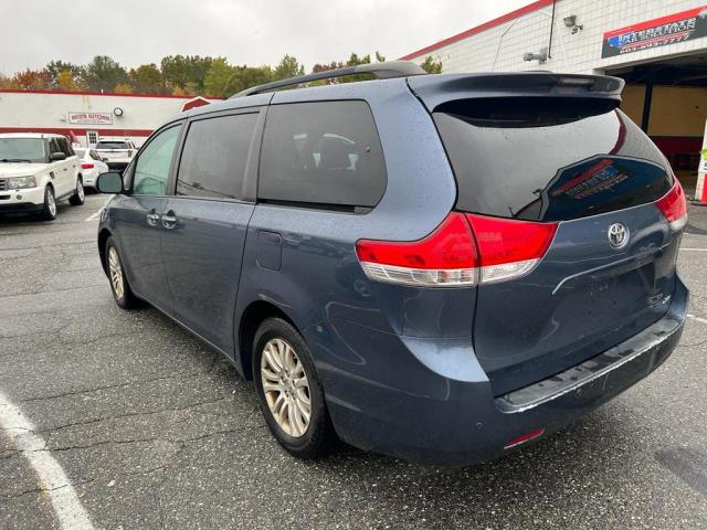 Photo 4 VIN: 5TDYK3DC9DS355075 - TOYOTA SIENNA XLE 