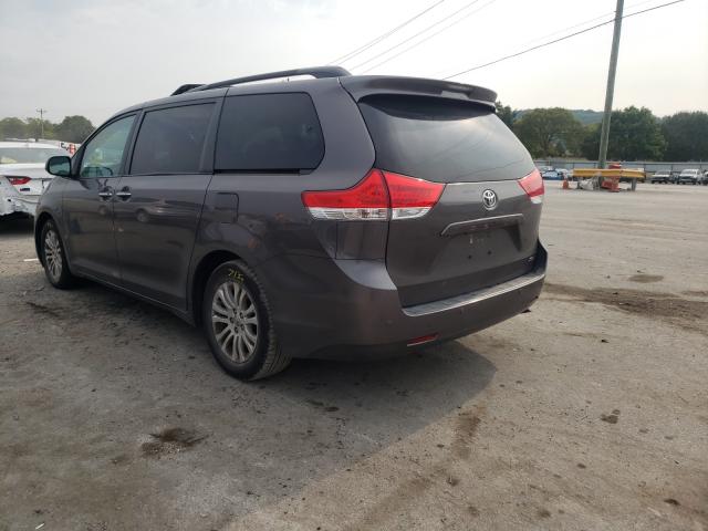 Photo 2 VIN: 5TDYK3DC9DS372605 - TOYOTA SIENNA XLE 