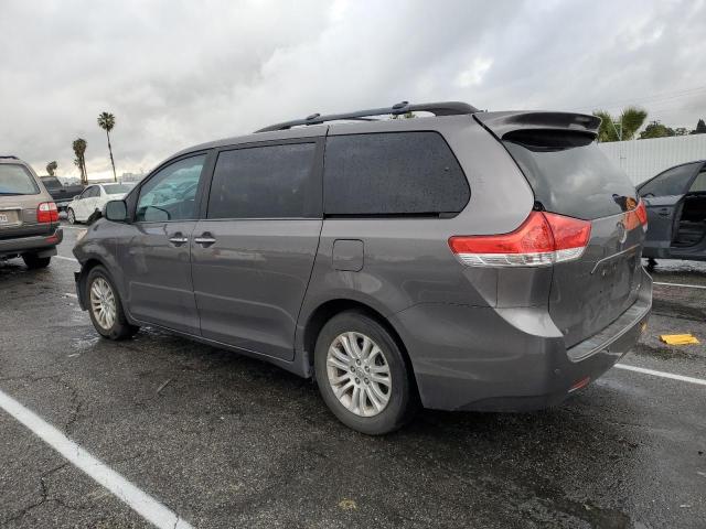 Photo 1 VIN: 5TDYK3DC9DS394247 - TOYOTA SIENNA XLE 