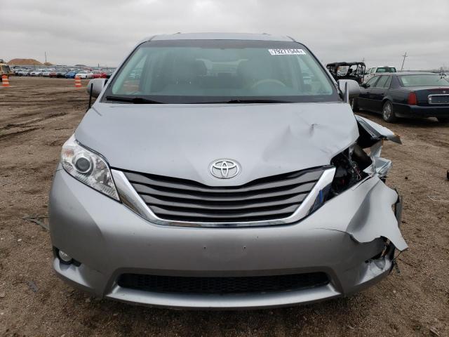 Photo 4 VIN: 5TDYK3DC9DS404372 - TOYOTA SIENNA XLE 