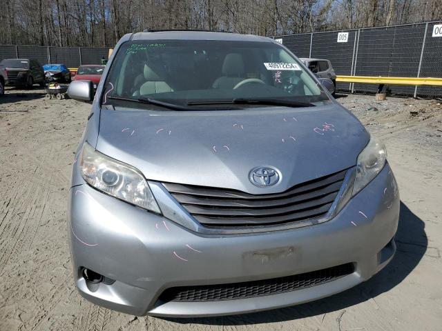 Photo 4 VIN: 5TDYK3DC9ES417074 - TOYOTA SIENNA XLE 