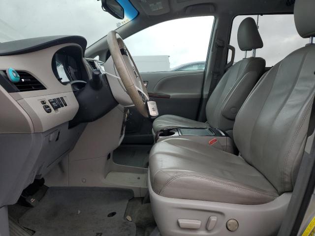 Photo 6 VIN: 5TDYK3DC9ES432481 - TOYOTA SIENNA XLE 