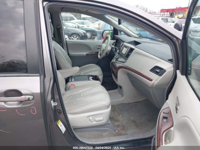 Photo 4 VIN: 5TDYK3DC9ES520768 - TOYOTA SIENNA 