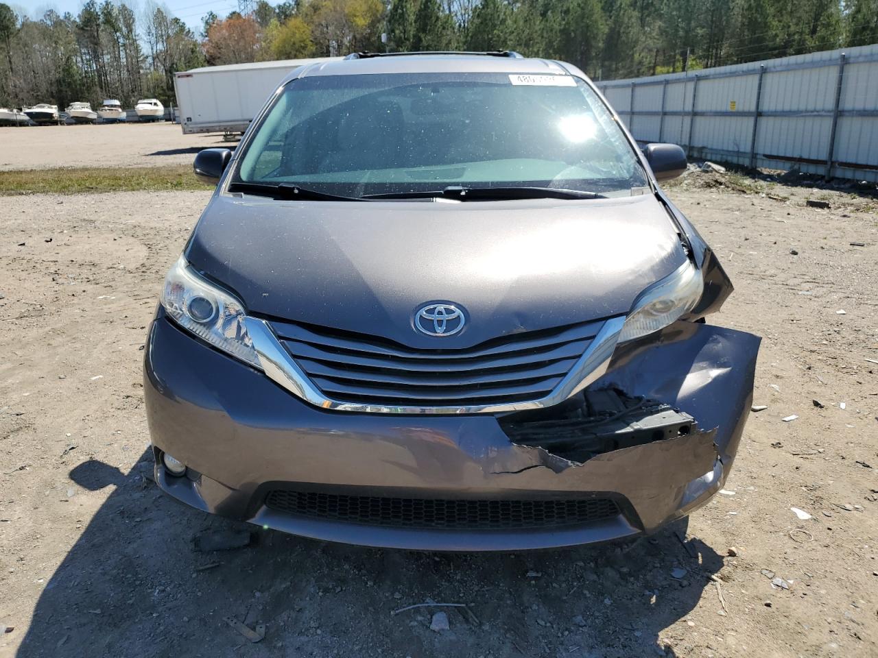 Photo 4 VIN: 5TDYK3DC9FS568952 - TOYOTA SIENNA 