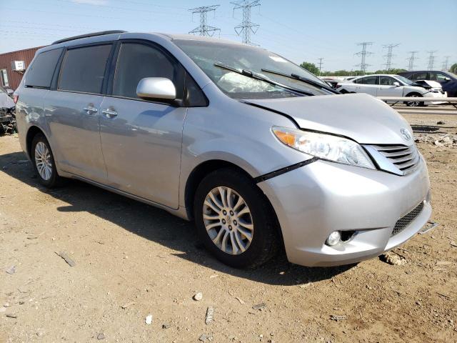 Photo 3 VIN: 5TDYK3DC9FS585394 - TOYOTA SIENNA XLE 