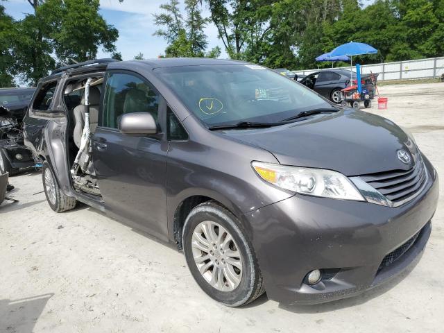 Photo 3 VIN: 5TDYK3DC9FS604834 - TOYOTA SIENNA XLE 