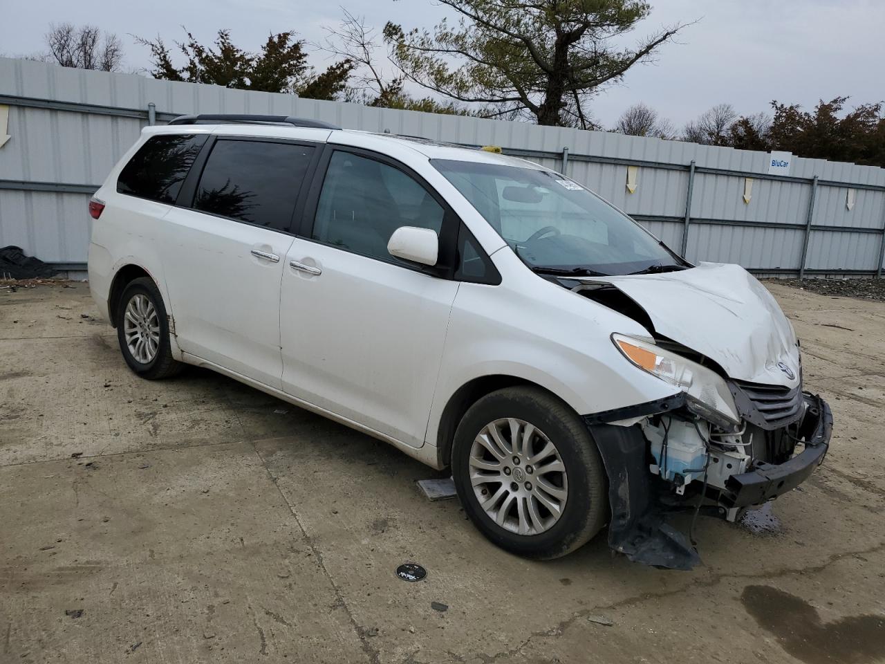 Photo 3 VIN: 5TDYK3DC9FS676990 - TOYOTA SIENNA 