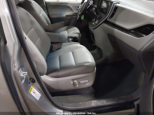 Photo 4 VIN: 5TDYK3DC9GS697615 - TOYOTA SIENNA 